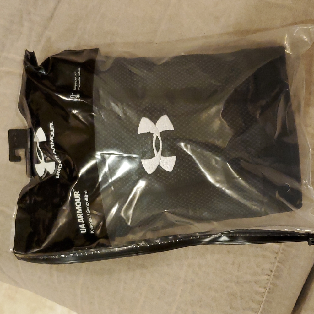Under Armour knee pads for volleyball